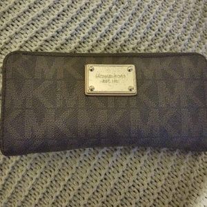 Michael kors wallet